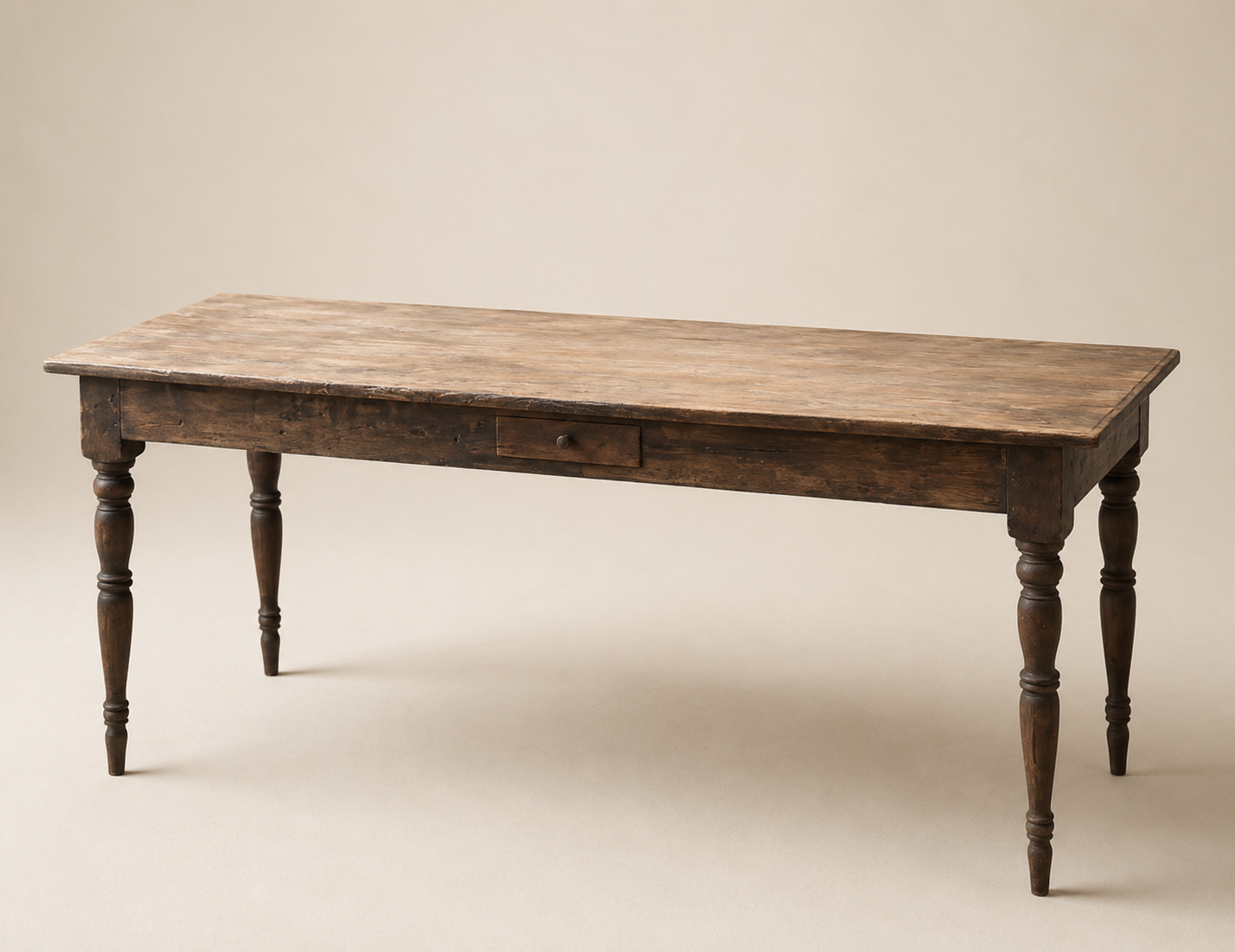 Anora Table