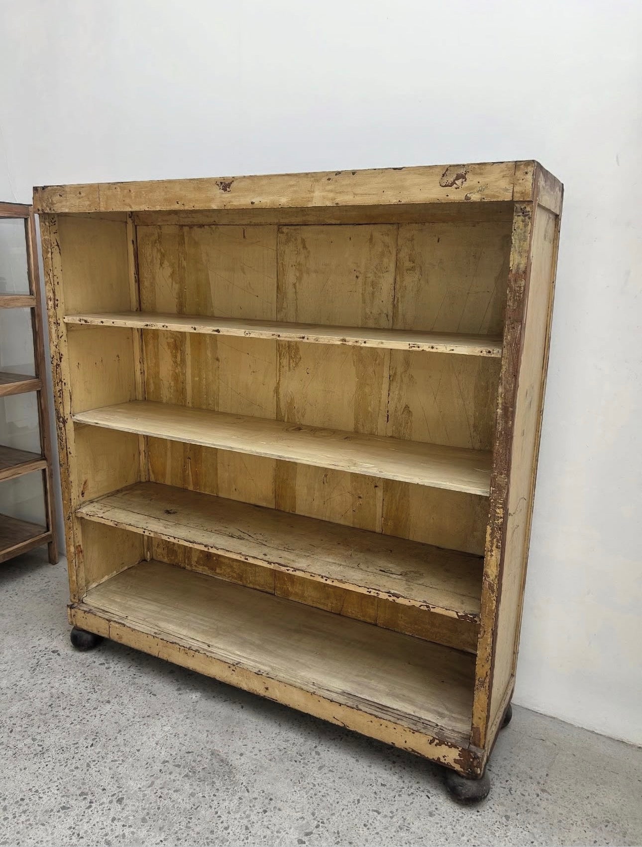 Divari Bookshelf