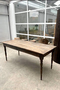 Anora Table