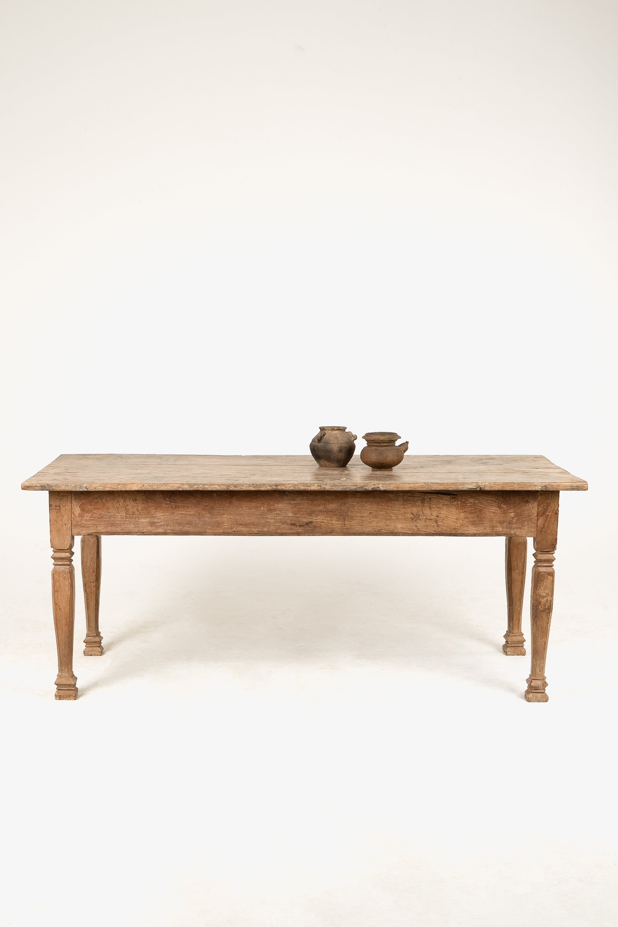 Theodore Dining table