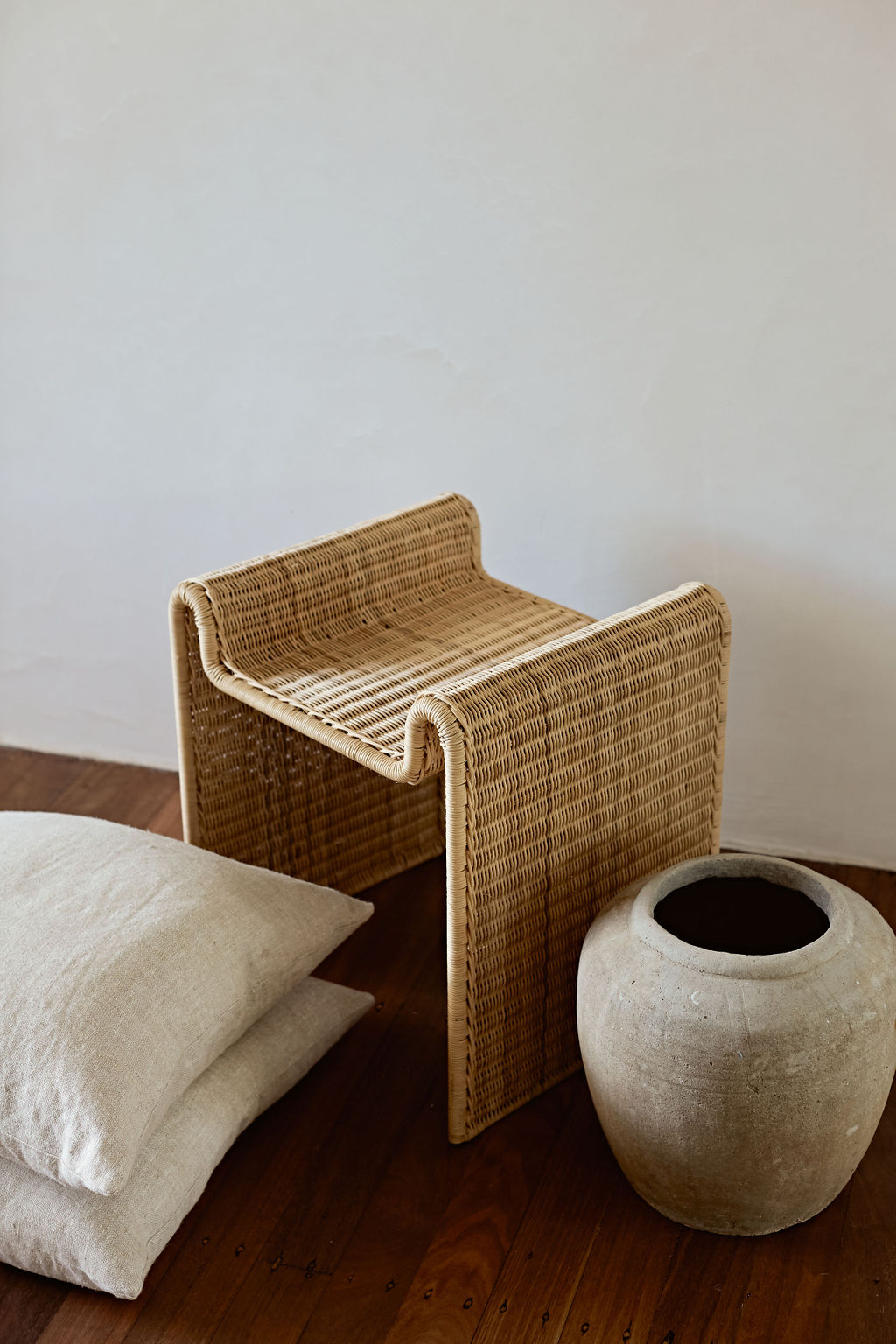 Èabha Woven Table