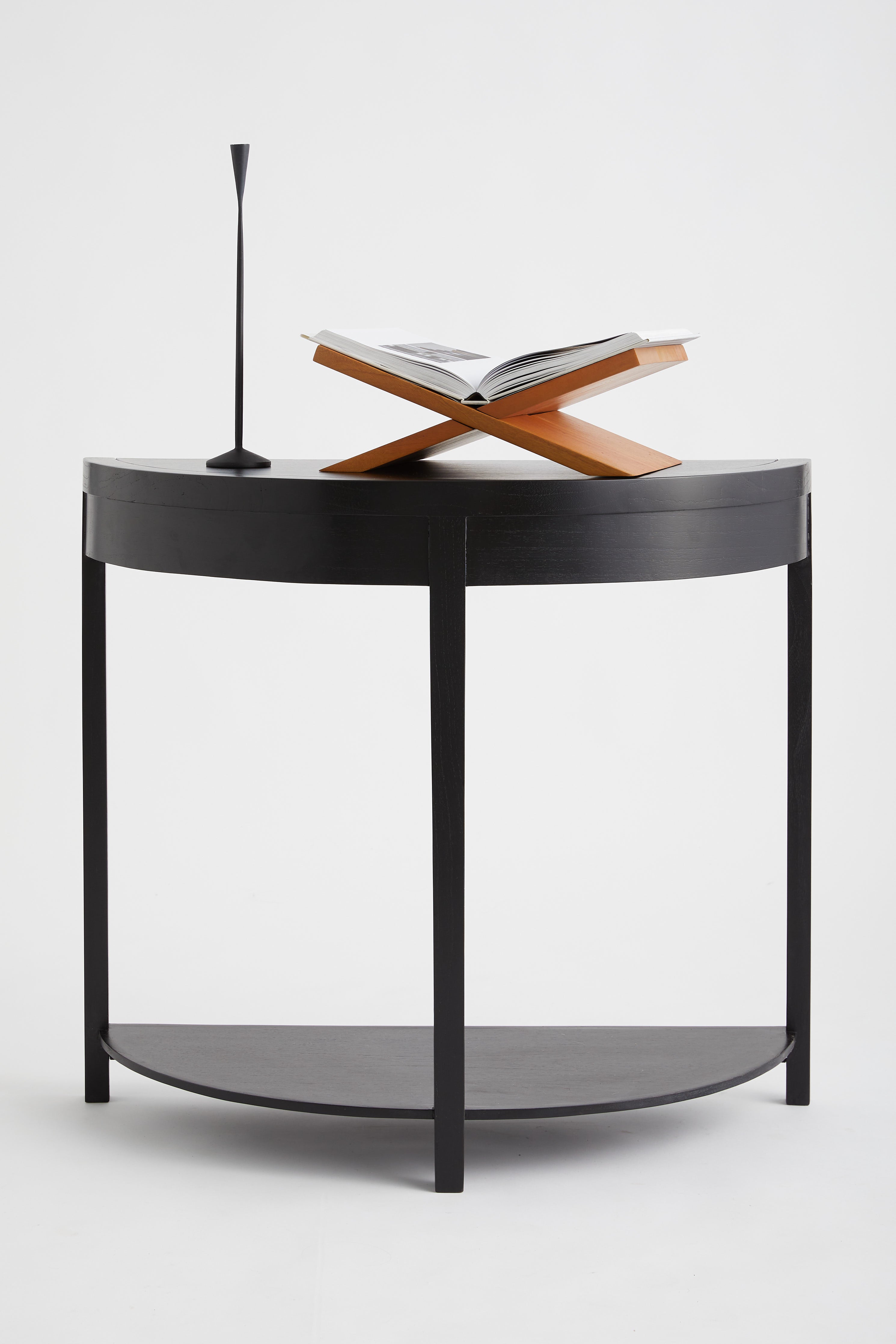 Atë Console in Black